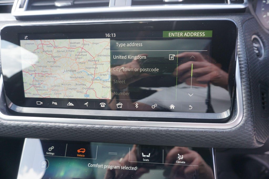 USED 2017 67 LAND ROVER RANGE ROVER VELAR 2.0 P250 R-Dynamic SE Auto 4WD Euro 6 (s/s) 5dr 