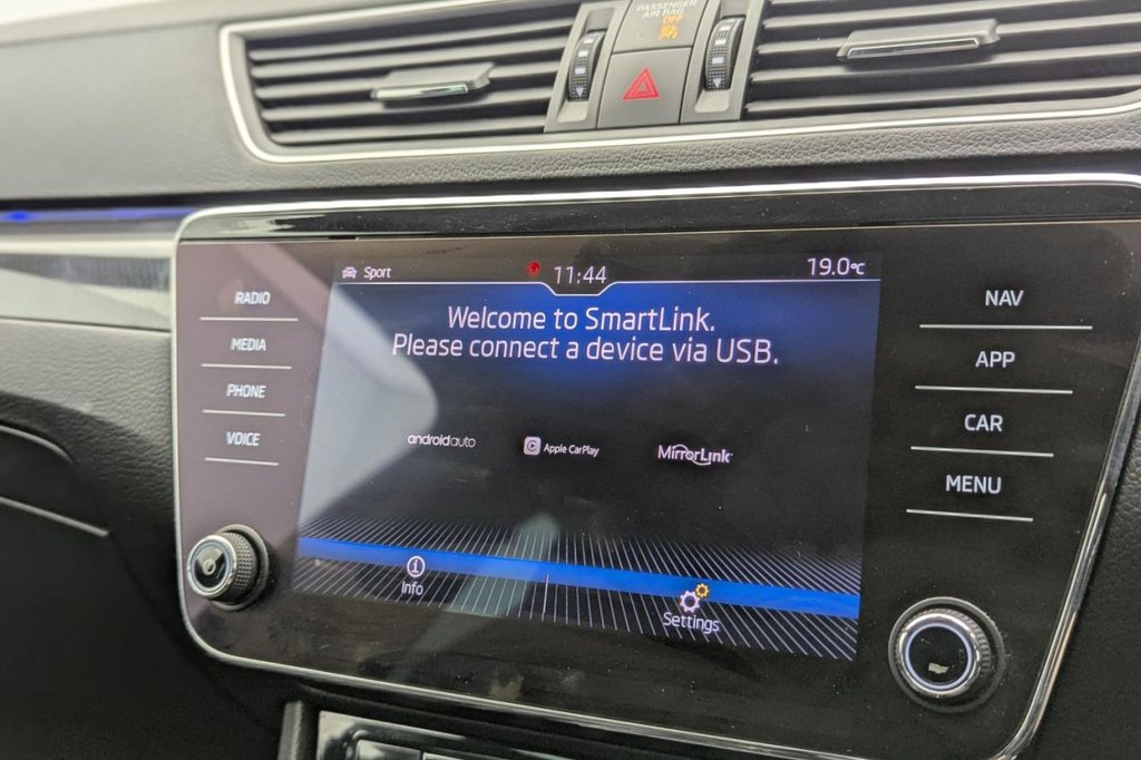 USED 2019 68 SKODA SUPERB 1.5 TSI ACT SportLine Hatchback 5dr Petrol Manual Euro 6 (s/s) (150 ps) Car Play, Sat Nav, Cruise