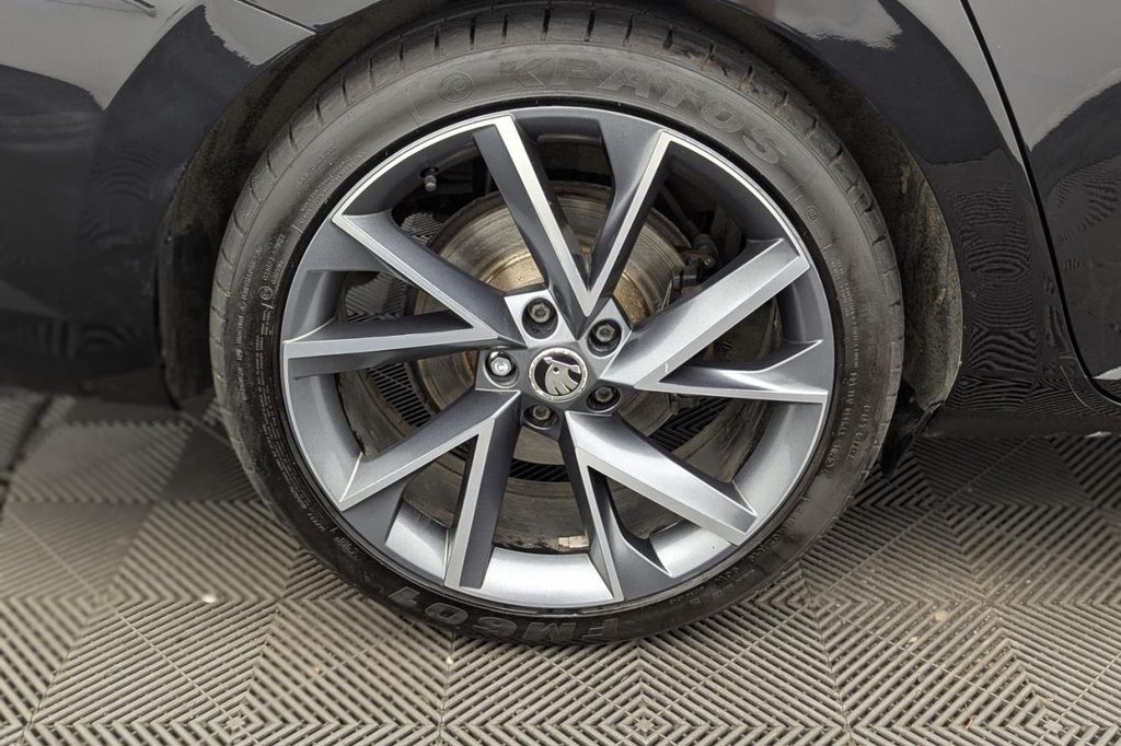 USED 2019 68 SKODA SUPERB 1.5 TSI ACT SportLine Hatchback 5dr Petrol Manual Euro 6 (s/s) (150 ps) Car Play, Sat Nav, Cruise