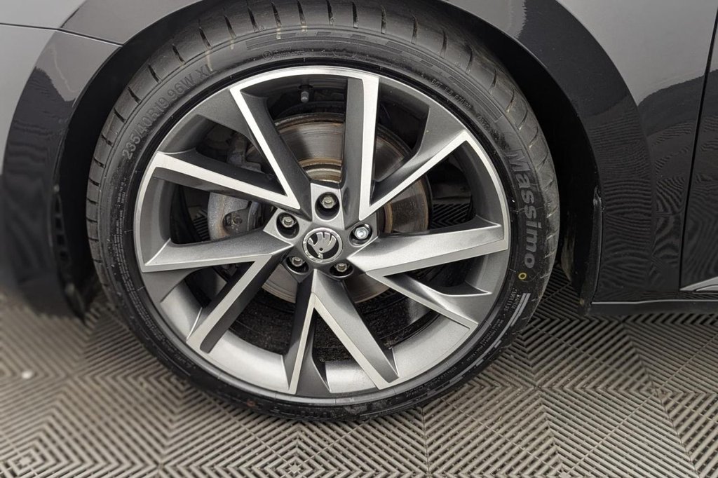 USED 2019 68 SKODA SUPERB 1.5 TSI ACT SportLine Hatchback 5dr Petrol Manual Euro 6 (s/s) (150 ps) Car Play, Sat Nav, Cruise