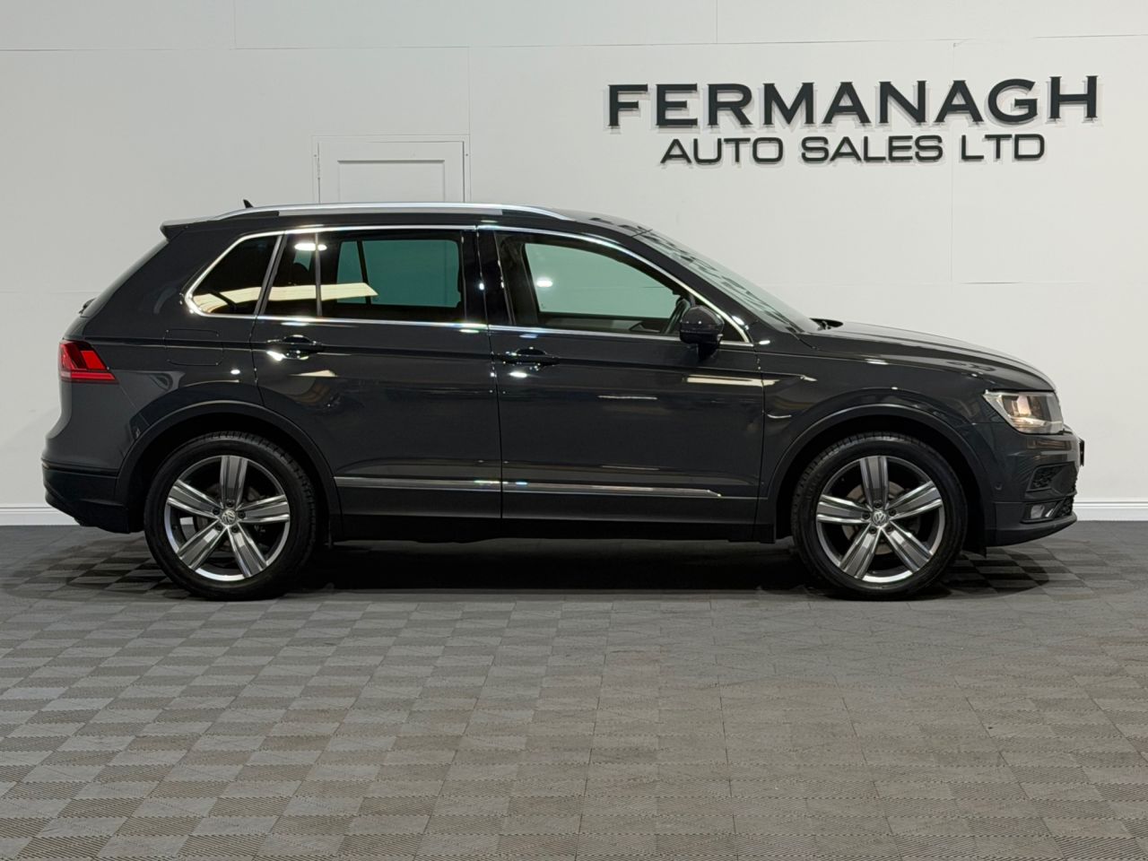 2019 VOLKSWAGEN TIGUAN 2.0 TDI Match SUV 5dr Diesel DSG Euro 6 (s/s) (150 ps) - vehicle photo 2 for sale on PureCar