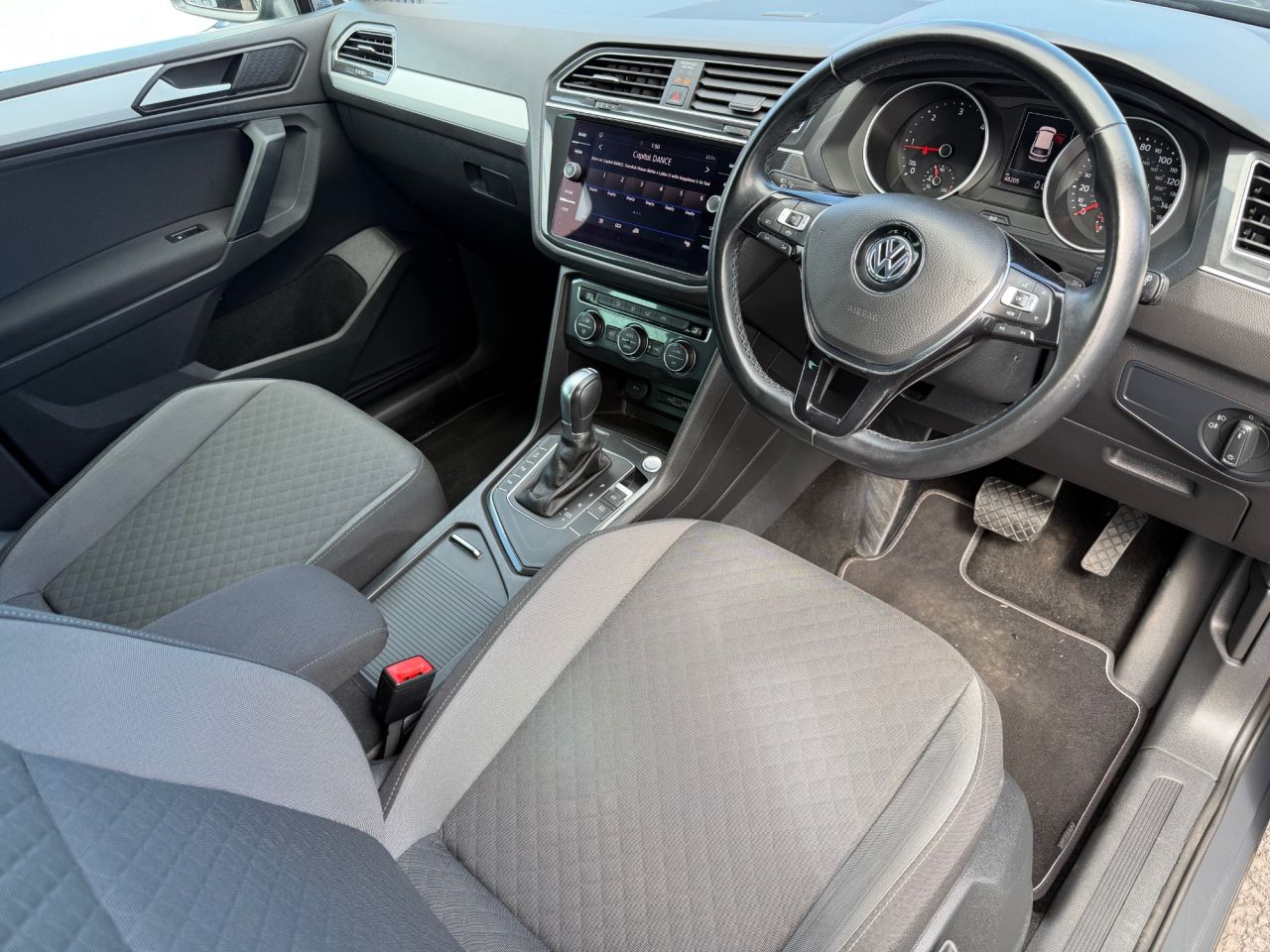 2019 VOLKSWAGEN TIGUAN 2.0 TDI Match SUV 5dr Diesel DSG Euro 6 (s/s) (150 ps) - vehicle photo 9 for sale on PureCar