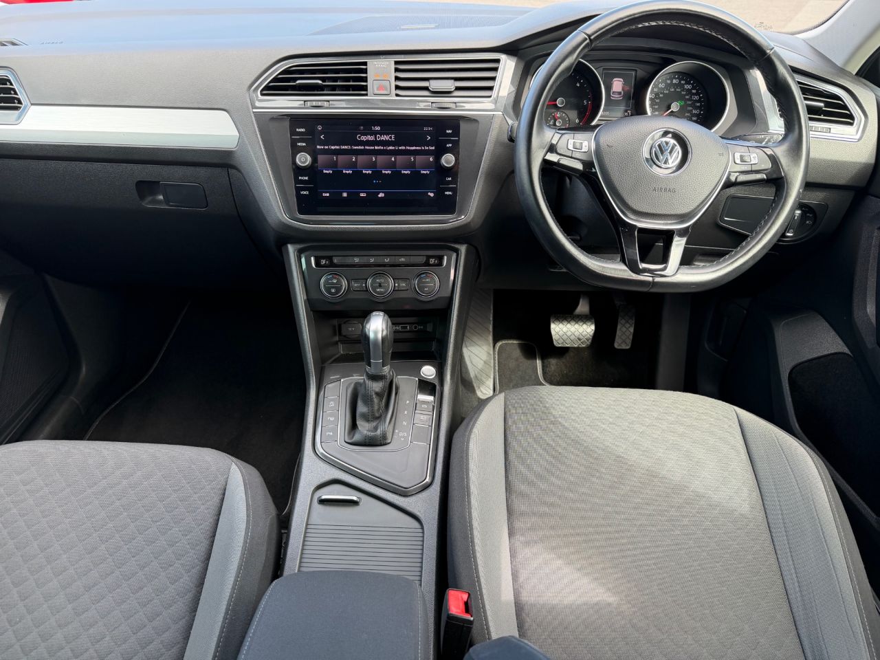 2019 VOLKSWAGEN TIGUAN 2.0 TDI Match SUV 5dr Diesel DSG Euro 6 (s/s) (150 ps) - vehicle photo 11 for sale on PureCar