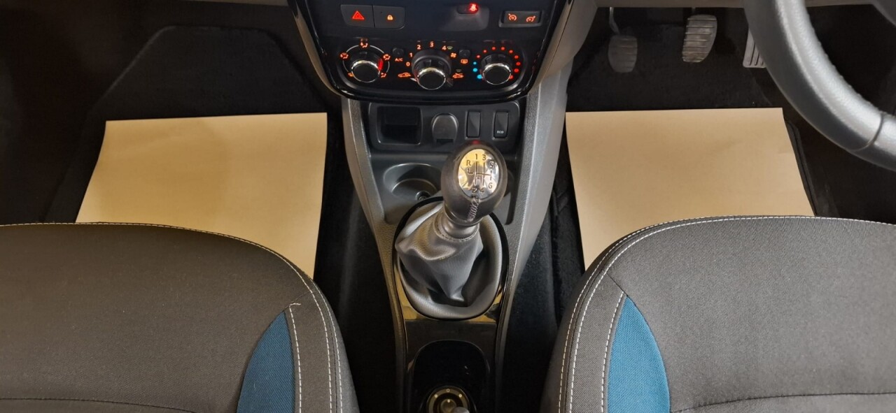 2015 DACIA DUSTER 1.5 dCi Laureate Prime SUV 5dr Diesel Manual Euro 5 (110 ps) - vehicle photo 16 for sale on PureCar