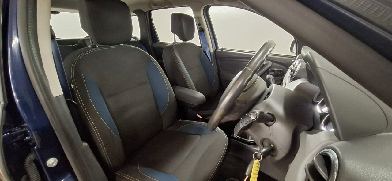 2015 DACIA DUSTER 1.5 dCi Laureate Prime SUV 5dr Diesel Manual Euro 5 (110 ps) - vehicle photo 24 for sale on PureCar