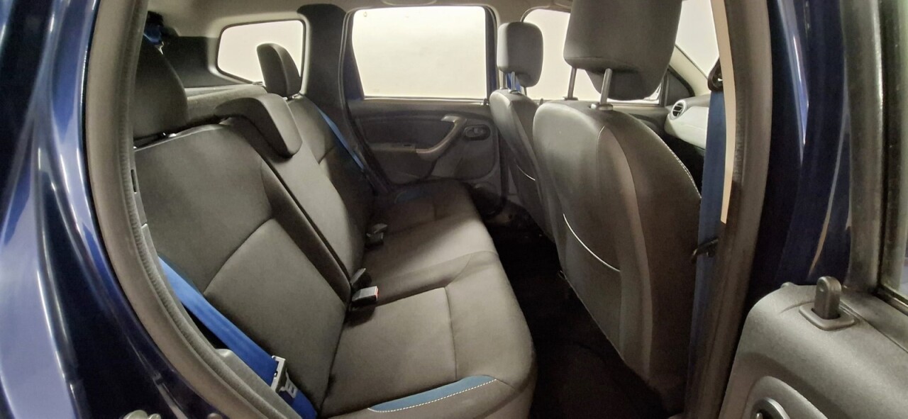 2015 DACIA DUSTER 1.5 dCi Laureate Prime SUV 5dr Diesel Manual Euro 5 (110 ps) - vehicle photo 26 for sale on PureCar