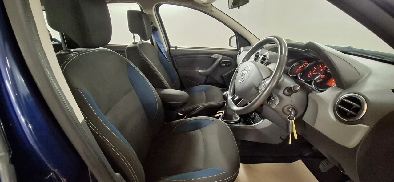 2015 DACIA DUSTER 1.5 dCi Laureate Prime SUV 5dr Diesel Manual Euro 5 (110 ps) - vehicle photo 28 for sale on PureCar