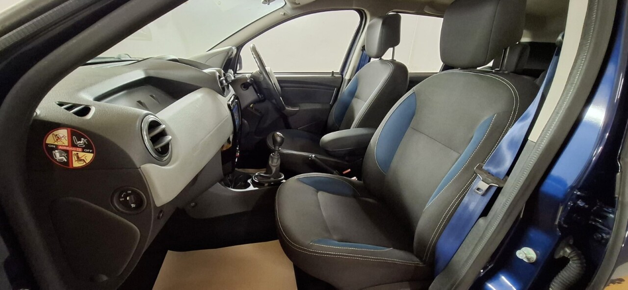 2015 DACIA DUSTER 1.5 dCi Laureate Prime SUV 5dr Diesel Manual Euro 5 (110 ps) - vehicle photo 30 for sale on PureCar