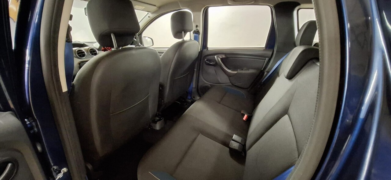 2015 DACIA DUSTER 1.5 dCi Laureate Prime SUV 5dr Diesel Manual Euro 5 (110 ps) - vehicle photo 32 for sale on PureCar