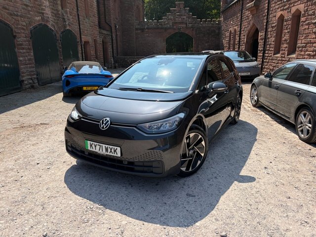 View our VOLKSWAGEN ID.3