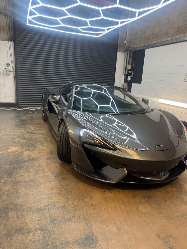 View our MCLAREN 570S