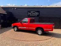 USED 2000 X TOYOTA HILUX 2.4D Pickup 2dr Diesel Manual 4x2 (74 bhp) 