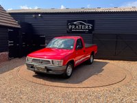 USED 2000 X TOYOTA HILUX 2.4D Pickup 2dr Diesel Manual 4x2 (74 bhp) 