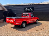 USED 2000 X TOYOTA HILUX 2.4D Pickup 2dr Diesel Manual 4x2 (74 bhp) 
