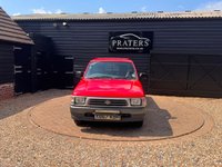USED 2000 X TOYOTA HILUX 2.4D Pickup 2dr Diesel Manual 4x2 (74 bhp) 