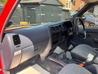 USED 2000 X TOYOTA HILUX 2.4D Pickup 2dr Diesel Manual 4x2 (74 bhp) 