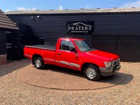 USED 2000 X TOYOTA HILUX 2.4D Pickup 2dr Diesel Manual 4x2 (74 bhp) 