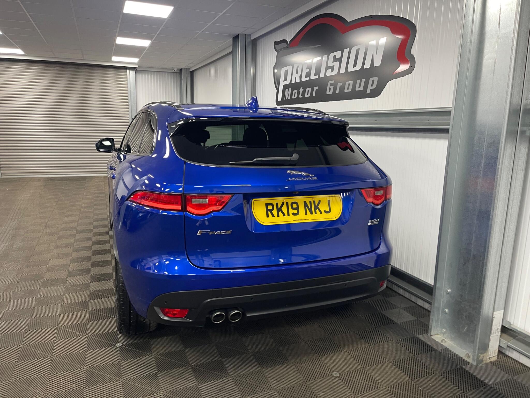 2019 Jaguar F-Pace thumbnail 24