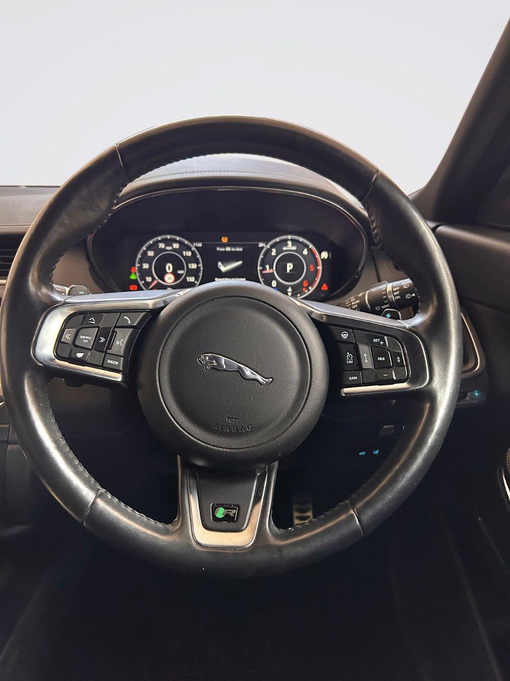 2019 Jaguar E-PACE — image 10