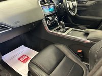 USED 2020 69 JAGUAR XE 2.0 P250i R-Dynamic SE Saloon 4dr Petrol Auto Euro 6 (s/s) (250 ps) 