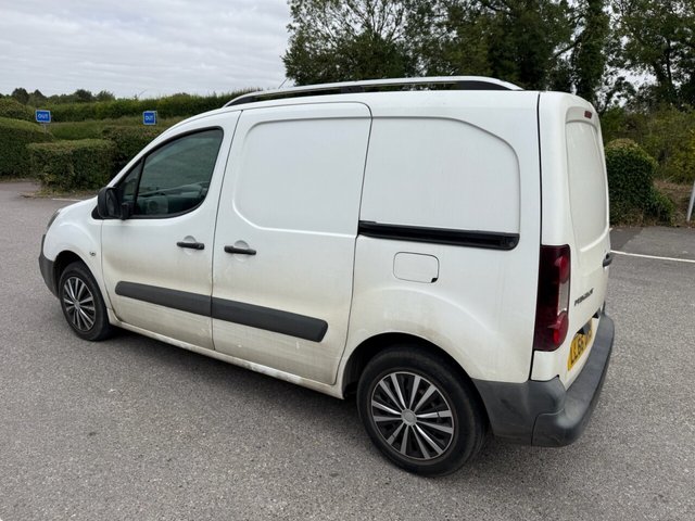 View our PEUGEOT PARTNER