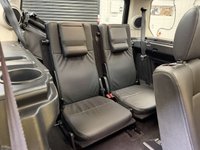 USED 2016 16 LAND ROVER DISCOVERY 4 3.0 SD V6 Landmark SUV 5dr Diesel Auto 4WD Euro 6 (s/s) (256 bhp) DELIVERY AVAILABLE