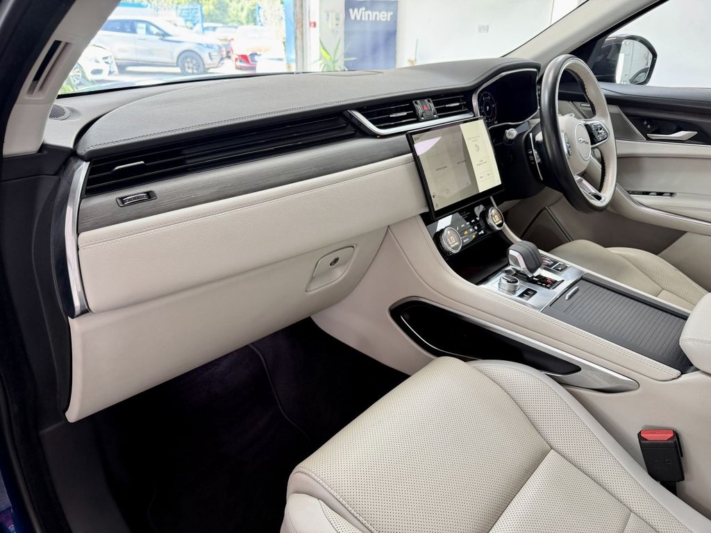 USED 2021 21 JAGUAR F-PACE 2.0 D200 MHEV SE SUV 5dr Diesel Auto AWD Euro 6 (s/s) (204 ps) 