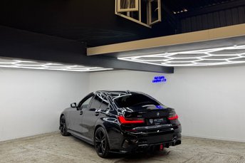View our BMW 3 SERIES