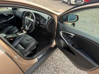 USED 2014 14 VOLVO V40 CROSS COUNTRY 1.6 T4 Lux Nav Hatchback 5dr Petrol Powershift Euro 5 (s/s) (180 ps) 