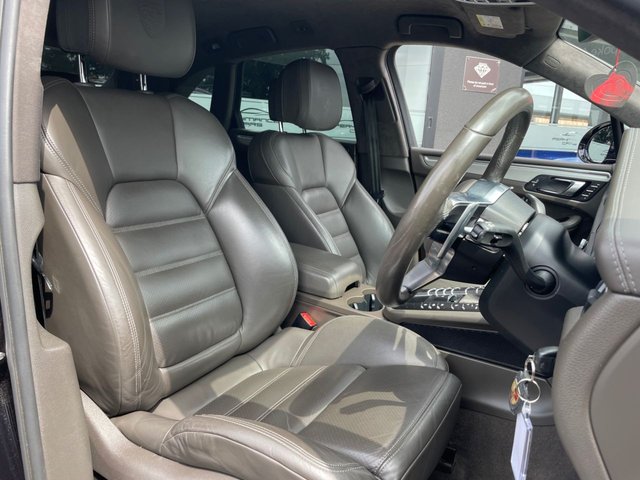 View our PORSCHE MACAN
