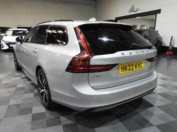 View our VOLVO V90