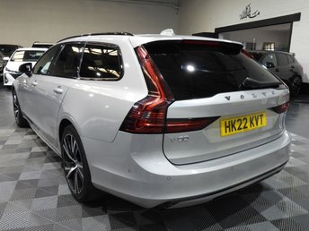 View our VOLVO V90