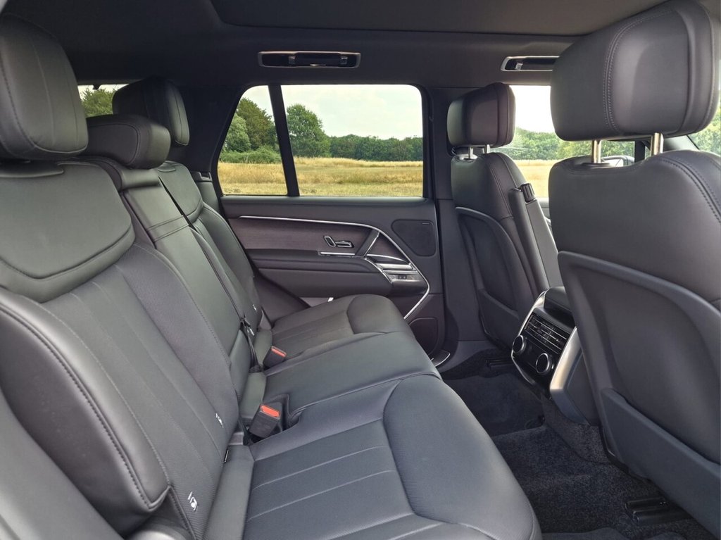 USED 2024 74 LAND ROVER RANGE ROVER 3.0 D300 MHEV SE SUV 5dr Diesel Auto 4WD Euro 6 (s/s) (300 ps) FINANCE AVAILABLE