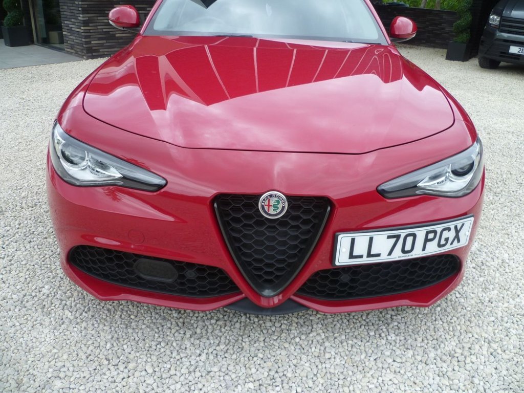 USED 2021 70 ALFA ROMEO GIULIA 2.0T Veloce Saloon 4dr Petrol GPF Auto Euro 6 (s/s) (280 ps) 