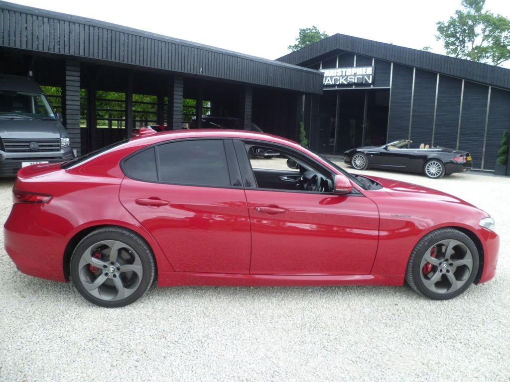USED 2021 70 ALFA ROMEO GIULIA 2.0T Veloce Saloon 4dr Petrol GPF Auto Euro 6 (s/s) (280 ps) 