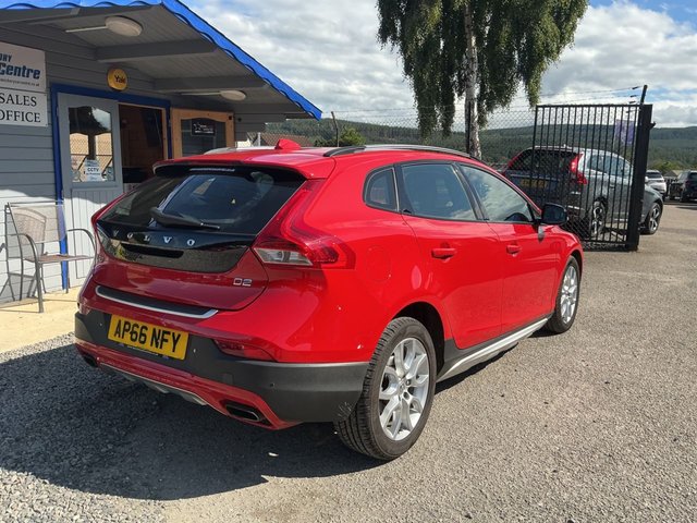View our VOLVO V40 CROSS COUNTRY