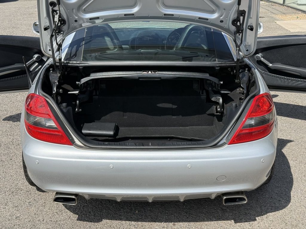 USED 2010 10 MERCEDES-BENZ SLK 1.8 SLK200K Convertible 2dr Petrol Tiptronic Euro 4 (184 ps) Apple CarPlay, Parking Sensors
