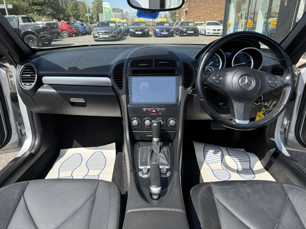 USED 2010 10 MERCEDES-BENZ SLK 1.8 SLK200K Convertible 2dr Petrol Tiptronic Euro 4 (184 ps) Apple CarPlay, Parking Sensors