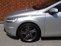 USED 2018 68 VOLVO V40 2.0 T2 GPF R-Design Pro Euro 6 (s/s) 5dr SAT NAV,HTD SEATS, DAB, FSH