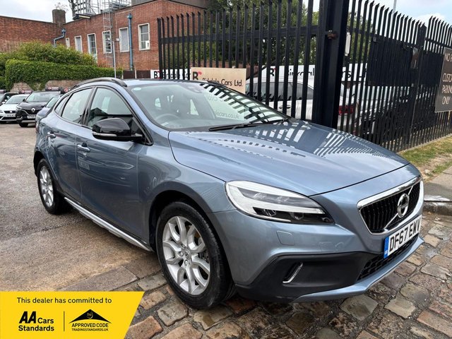 View our Volvo V40 Cross Country 2.0 T3 Pro Hatchback 5dr Petrol Manual Euro 6 (s/s) (152 ps)