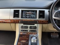 USED 2014 14 JAGUAR XF 2.2d Luxury Saloon 4dr Diesel Auto Euro 5 (s/s) (163 ps) 