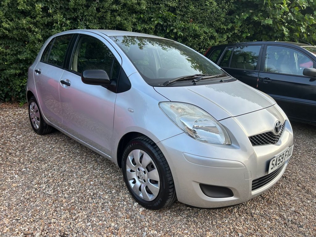 Silver 2009 Toyota Yaris Hatchback Front-wheel drive Manual