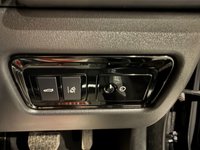 USED 2017 66 JAGUAR XE 2.0d Portfolio Saloon 4dr Diesel Auto AWD Euro 6 (s/s) (180 ps) 