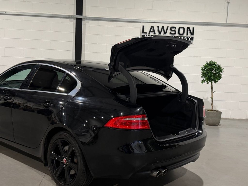 USED 2017 66 JAGUAR XE 2.0d Portfolio Saloon 4dr Diesel Auto AWD Euro 6 (s/s) (180 ps) 