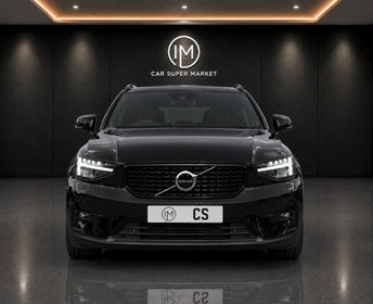 2022 VOLVO XC40
