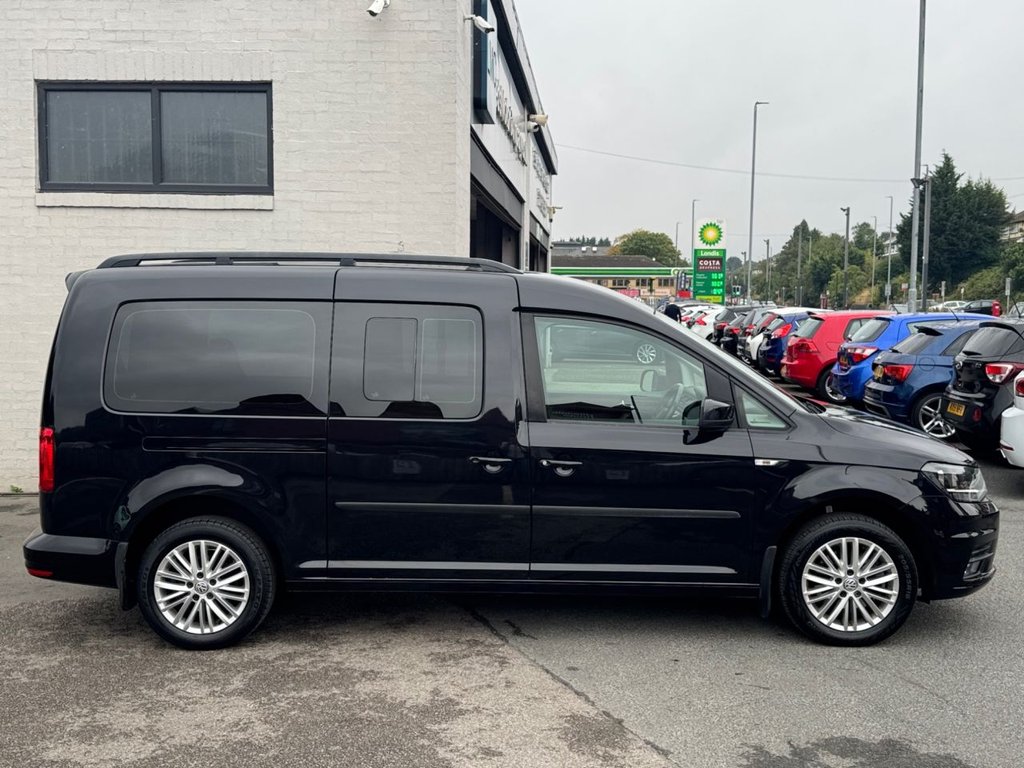 2017 Volkswagen Caddy Maxi Life — image 2