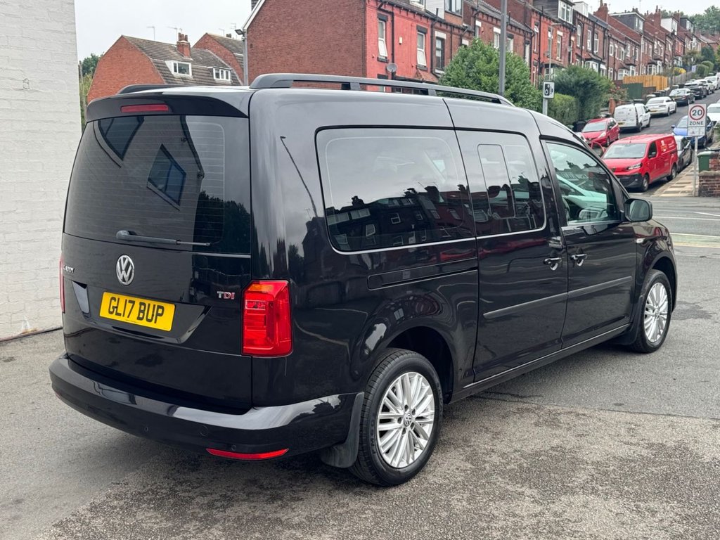 2017 Volkswagen Caddy Maxi Life — image 3