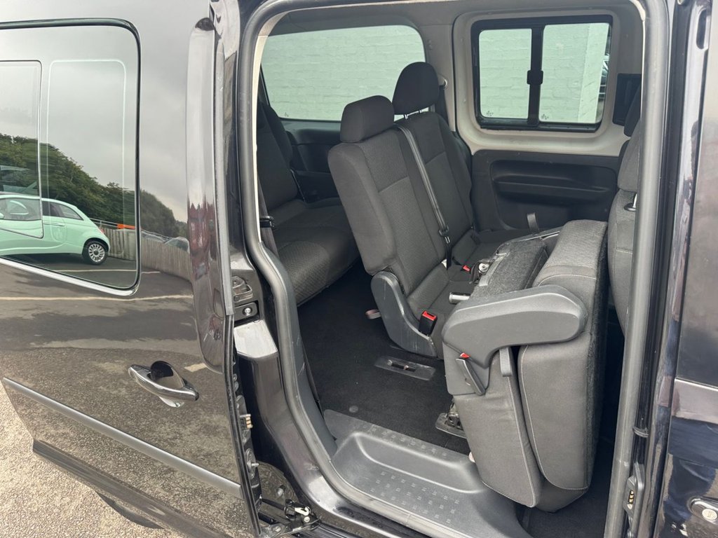 2017 Volkswagen Caddy Maxi Life — image 23