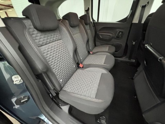 View our PEUGEOT e-Rifter