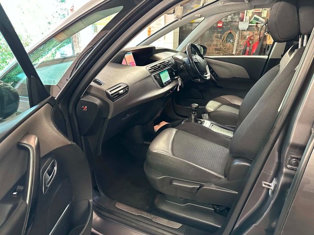 View our CITROEN GRAND C4 SPACETOURER